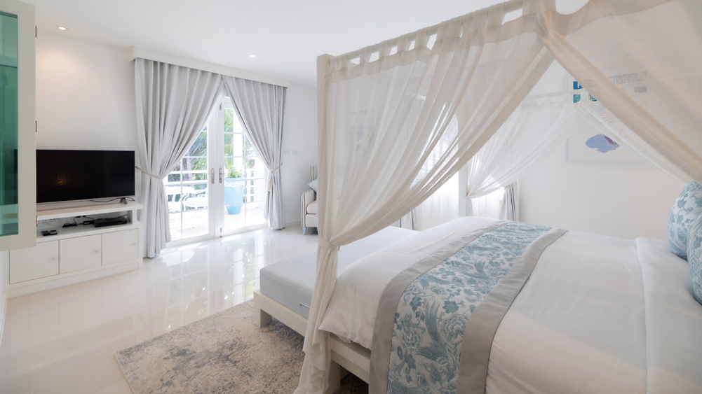 Carpe Diem Natai Beach Phuket - Master bedroom